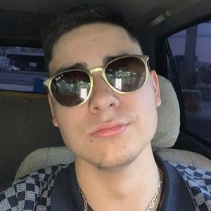 Meet your Posher, Christopher